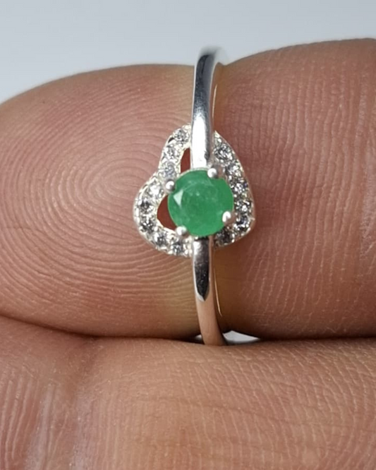 Anillo corazón de plata 925 con esmeralda y zircones