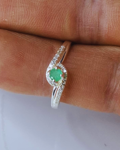 Anillo solitario plata 925 con esmeralda natural