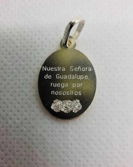 Dije ovalado en plata oro virgen de Guadalupe