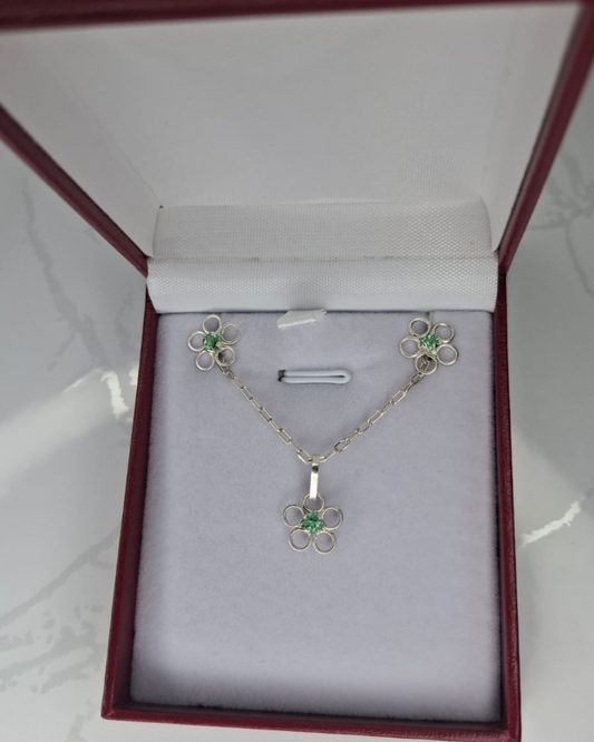 Set flor de plata con 3 esmeraldas naturales